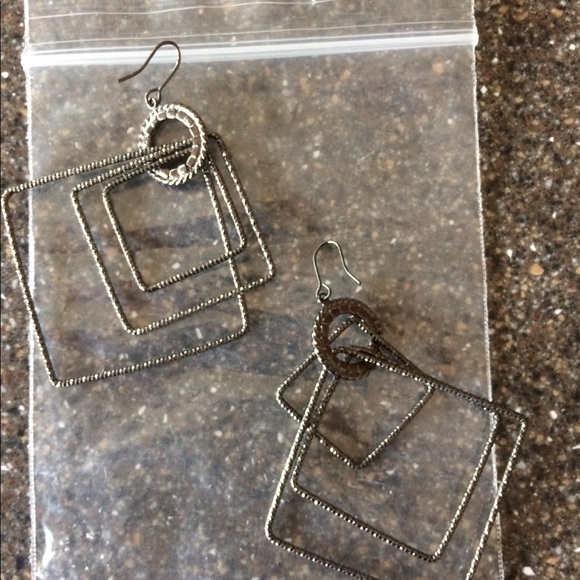Earrings - Picture 2 of 3